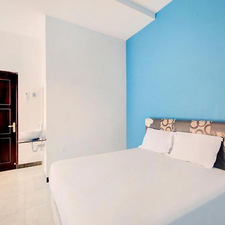 Oyo Life 3987 Kost Aditya Сурабая Екстериор снимка
