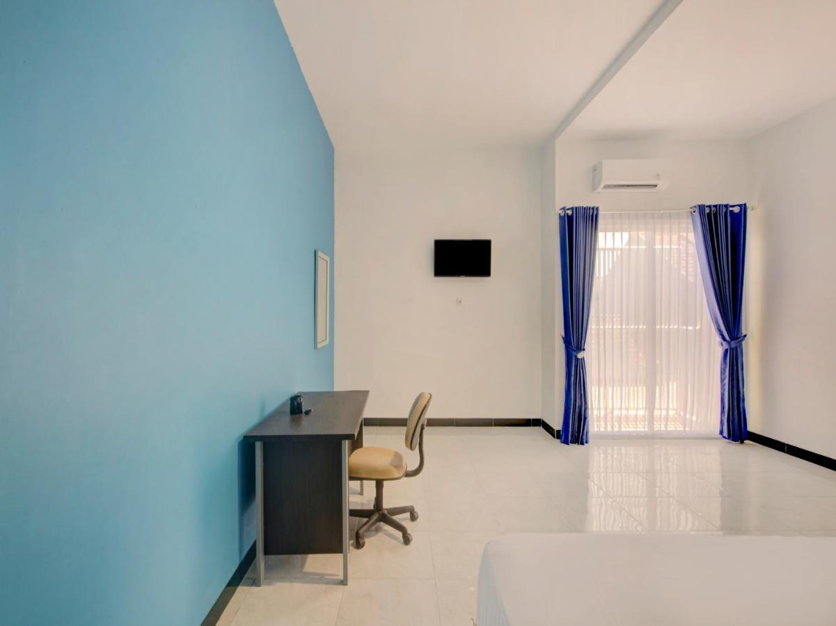 Oyo Life 3987 Kost Aditya Сурабая Екстериор снимка